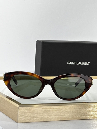 SAINTLAURENT 0035