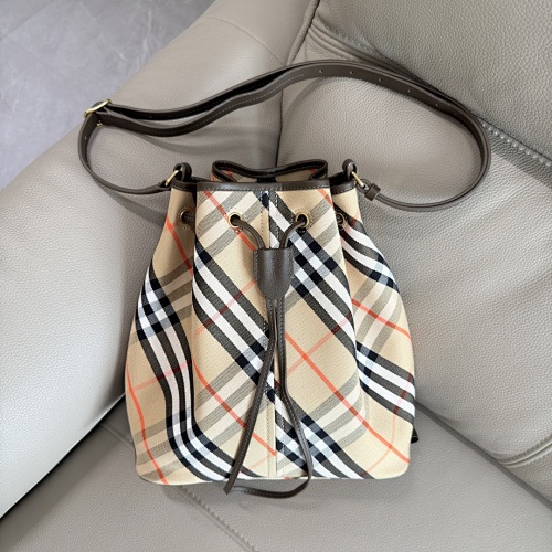 BURBERRY  0337