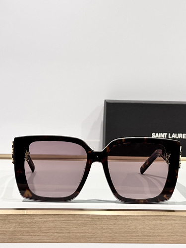 SAINTLAURENT 0067