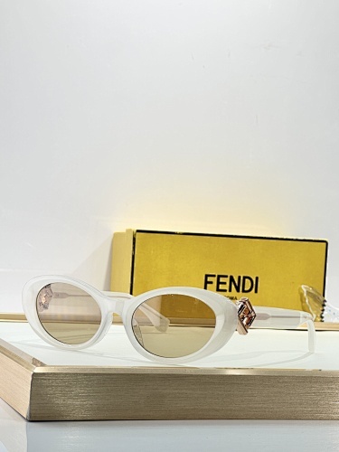 FENDI  0081