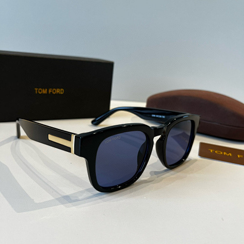 TOM FORD  0106
