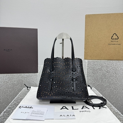 Alaia 0003