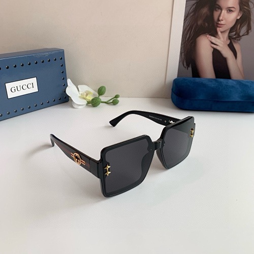 GUCCI   0110