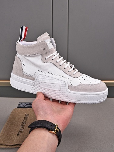 THOM BROWNE  Size:38-45 (2)