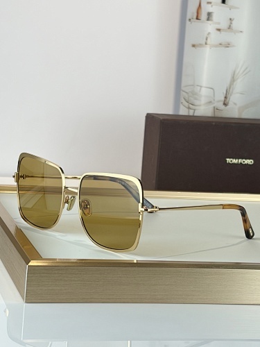 TOM FORD  0042