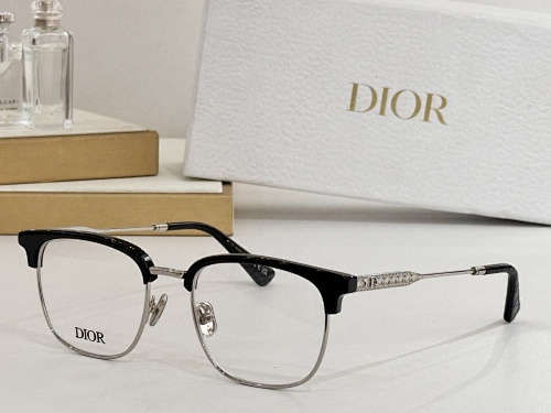 DIOR0056