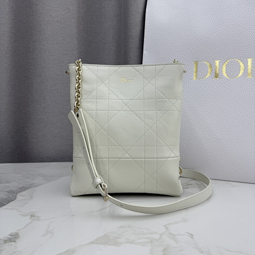 DIOR 0094