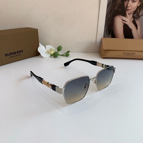 BURBERRY0025