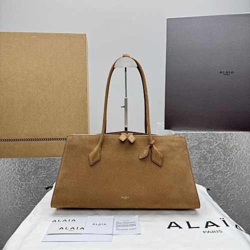 Alaia 012