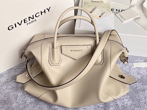 GIVENCHY  0053