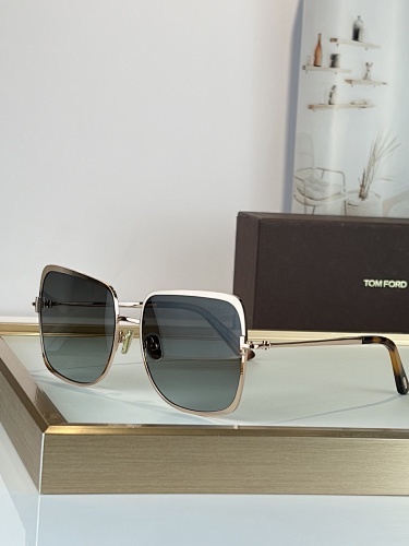 TOM FORD  0043