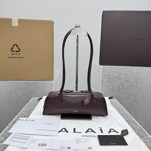Alaia  0011