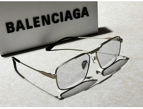 Balenciaga 030