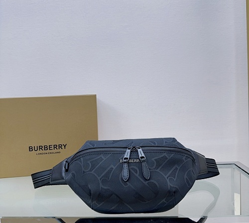 BURBERRY  0257
