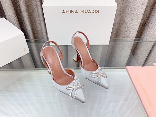 Amina muaddi 077