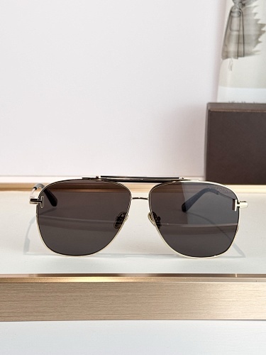 TOM FORD  0086