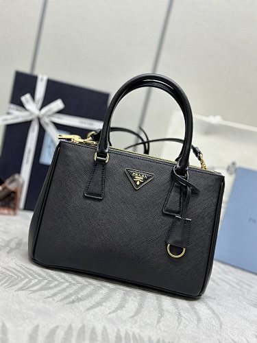 PRADA 0102