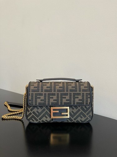 FENDI  0081
