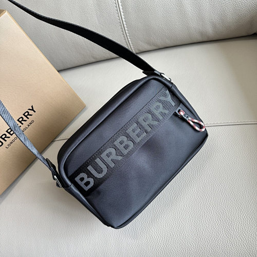 BURBERRY  0243