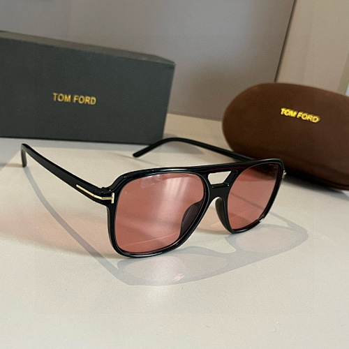 TOM FORD  0102