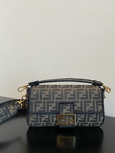 FENDI  0083