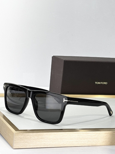 TOM FORD  0093