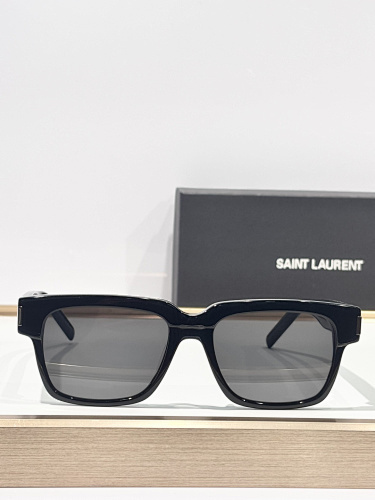 SAINTLAURENT 015