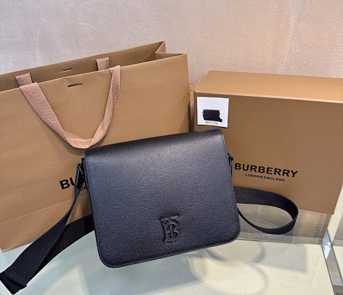 BURBERRY  0196