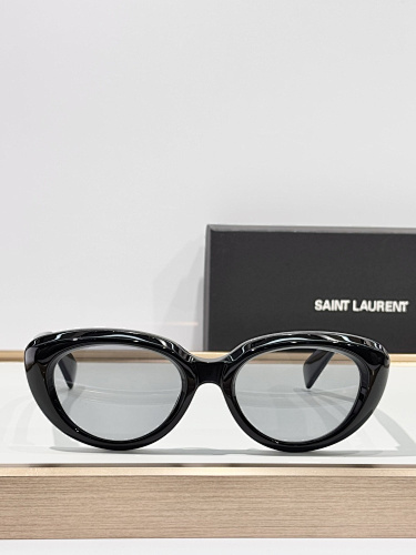 SAINTLAURENT 011