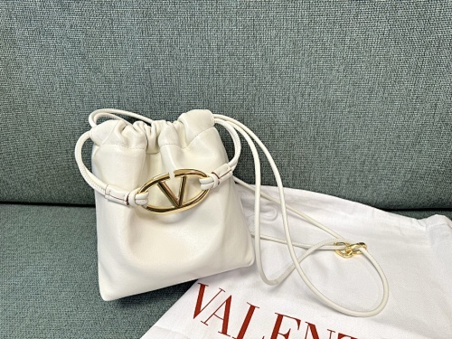 Valentino  0049