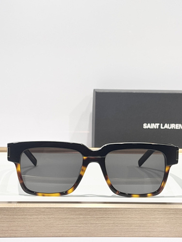 SAINTLAURENT 018
