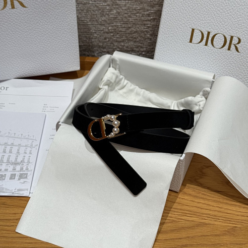 DIOR0037