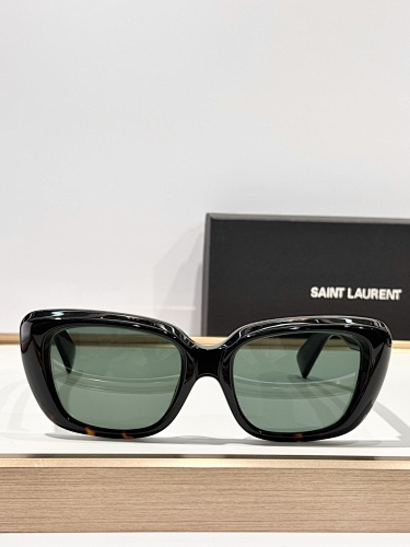 SAINTLAURENT 002