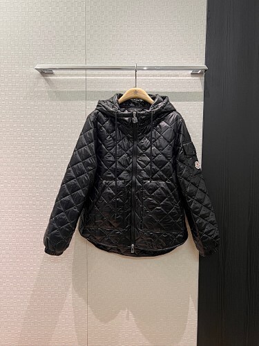 MONCLER  004