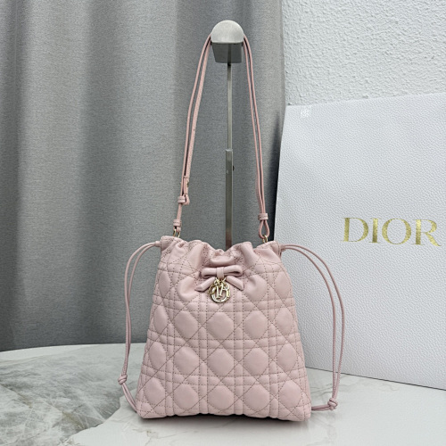 DIOR 0111