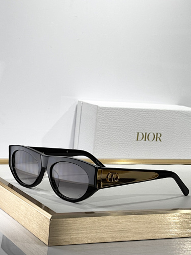 DIOR0058