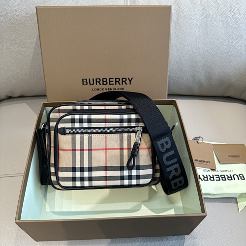 BURBERRY  0240